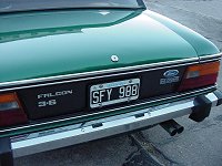 Tipica cola de Ghia SP con escape original de doble salida