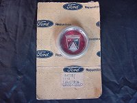 Centro de llanta deportiva cromada con escudo de 1970 a Agosto de 1975, codigo Ford BAC9DZ-1130-B 