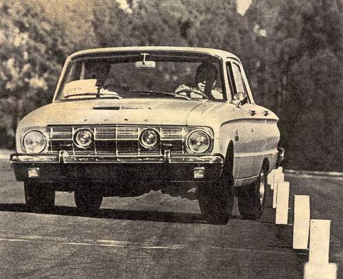 Falcon SL realizando el slalom